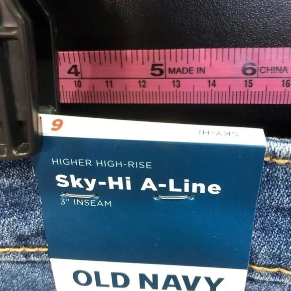 Old Navy Sky High A-Line Jean,frayed hem,secret smooth pockets,belt loops - Picture 7 of 7